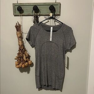 Lululemon Swiftly Tech Top-
